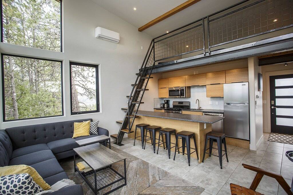 Eagle Peak Cabin- best views and private trail in San Juan National Forest