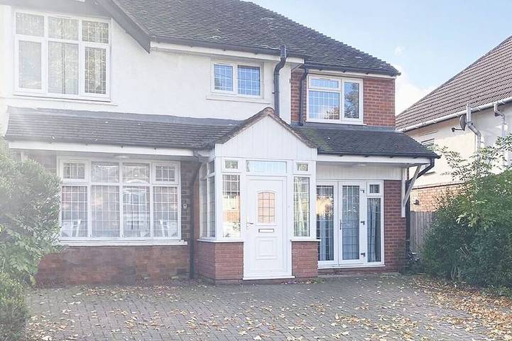 Holiday rental for 14 people, with Garden in Walsall
