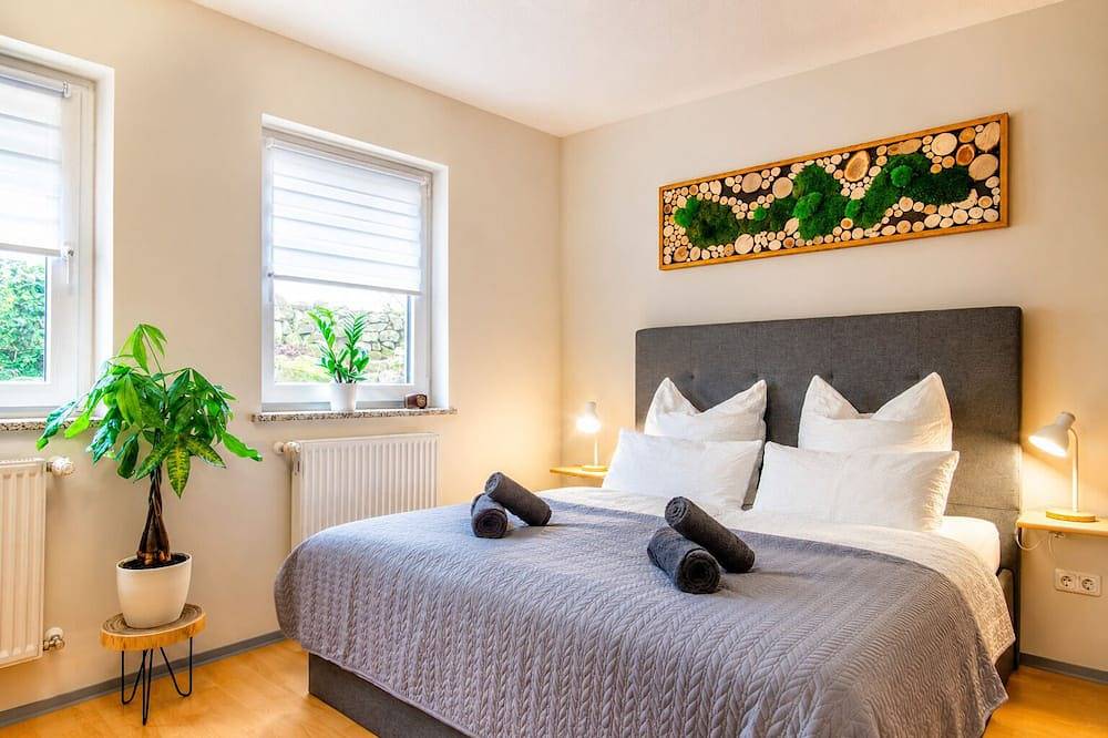 Ganze Wohnung, Ruhige Fewo mit Terrasse & Grill – Hunde willkommen, Ilmenau in Ilmenau, Thüringer Kernland