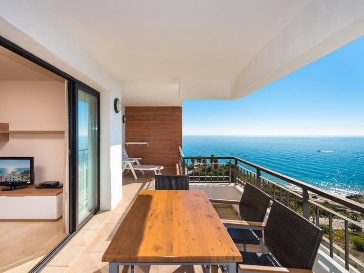 Ferienwohnung für 4 Personen, mit Garten und Meerblick sowie Kinderpool und Pool, kinderfreundlich in Torrox - 2