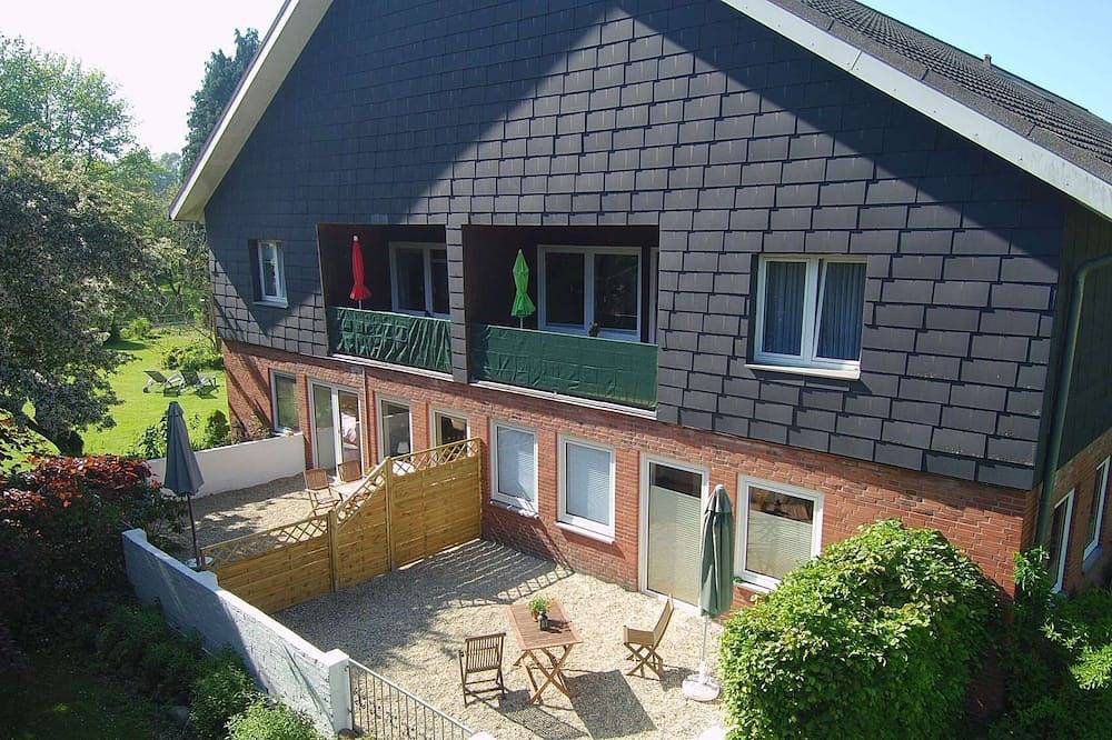 Ganze Wohnung, 10 Baum-t-raum mit Blick auf die Rotbuche in Krummsee, Malente