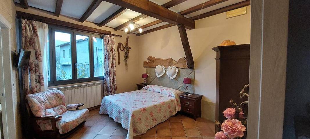 Gîte pour 4 personnes, avec terrasse et vue à Lucinasco