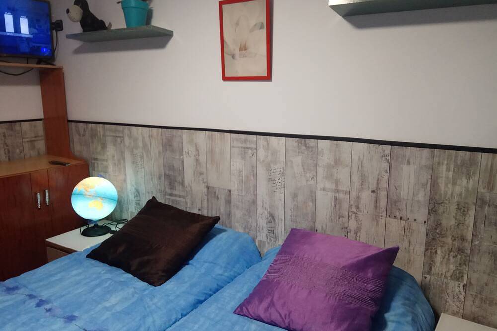 Habitación Totalmente Equipado de Alto Confort en una Casa con Jardín in Nou Barris, Barcelone