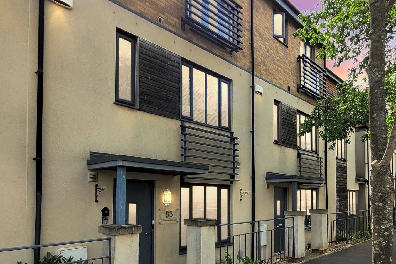 Last Minute Deals 4Br House of Four Chimneys in Hampton Hargate and Vale, Peterborough