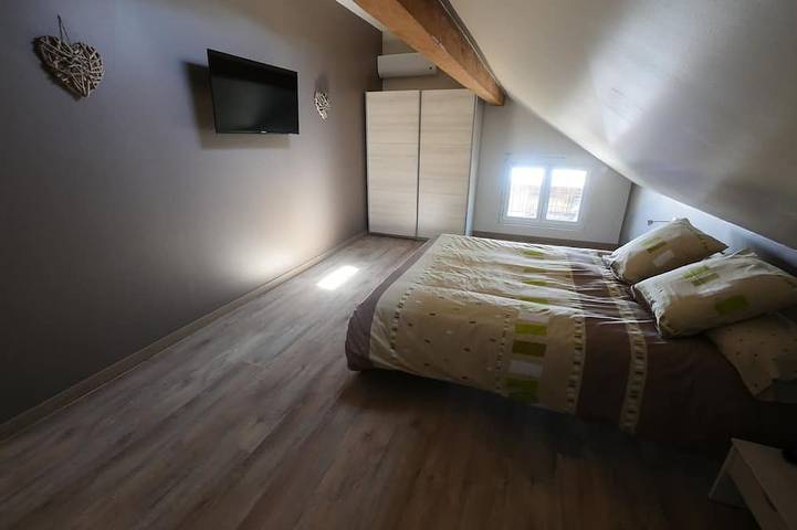 Gîte with private swimming pool heated to 30°C all year round, 15 min from Alsace in Remomeix, Saint-Dié-des-Vosges
