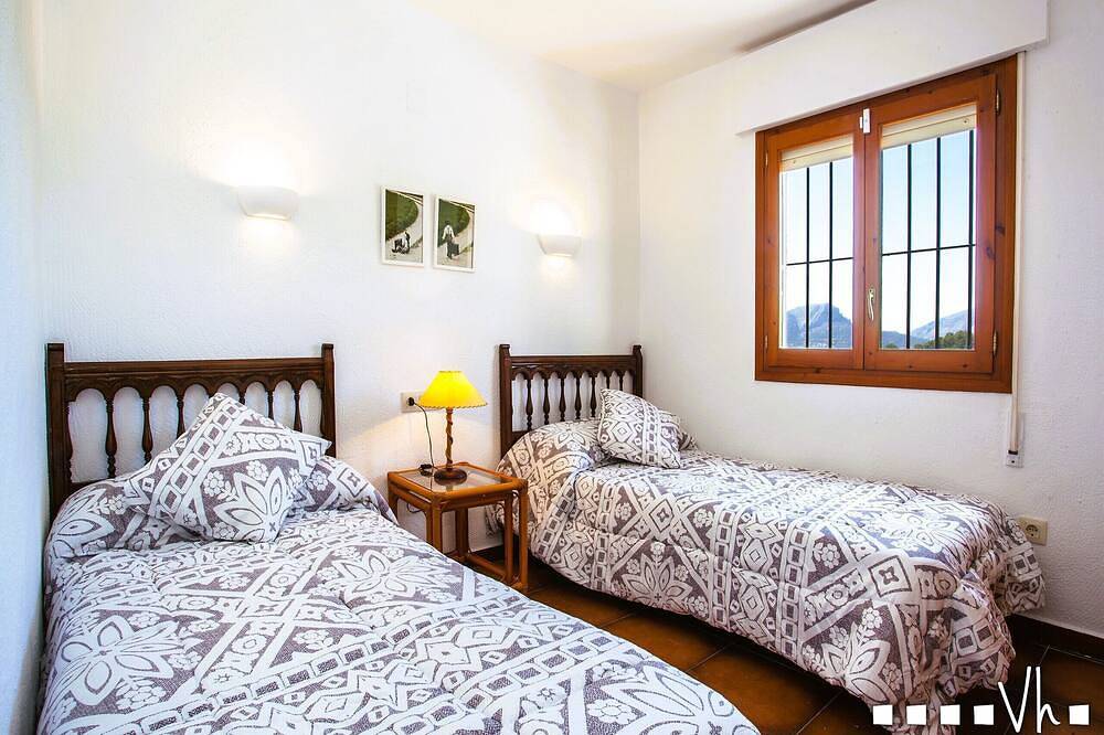 Osalva - Peaceful vacation villa with private pool, sea and mountain views in Benissa, Costa Blanca