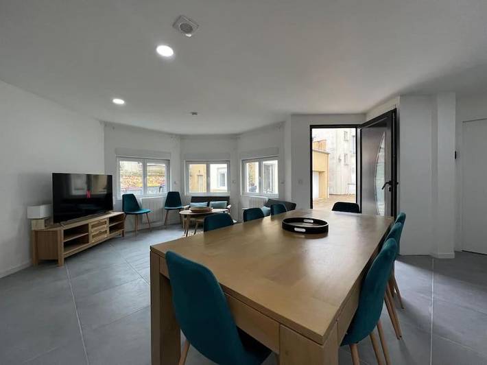 Gîte pour 23 personnes, avec terrasse à Montereau-Fault-Yonne - 3