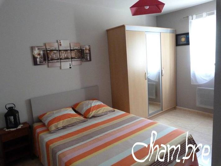 Location de vacances pour 4 personnes, avec jardin ainsi que jacuzzi et piscine à Roujan - 2