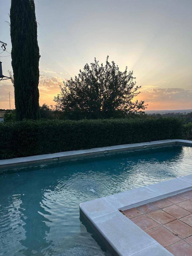 Casa rural para 10 personas, con jardín y terraza además de piscina y vistas en Palma del Río