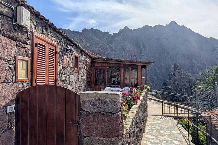 Gîte pour 4 personnes, avec piscine et jardin