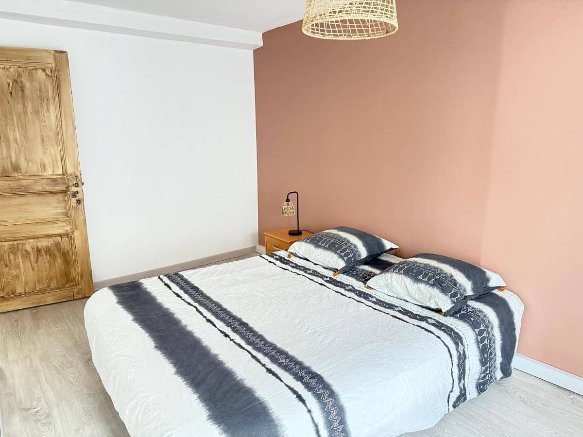 Appartement entier, Three-Bedroom Apartment in Yssingeaux, Haute-Loire
