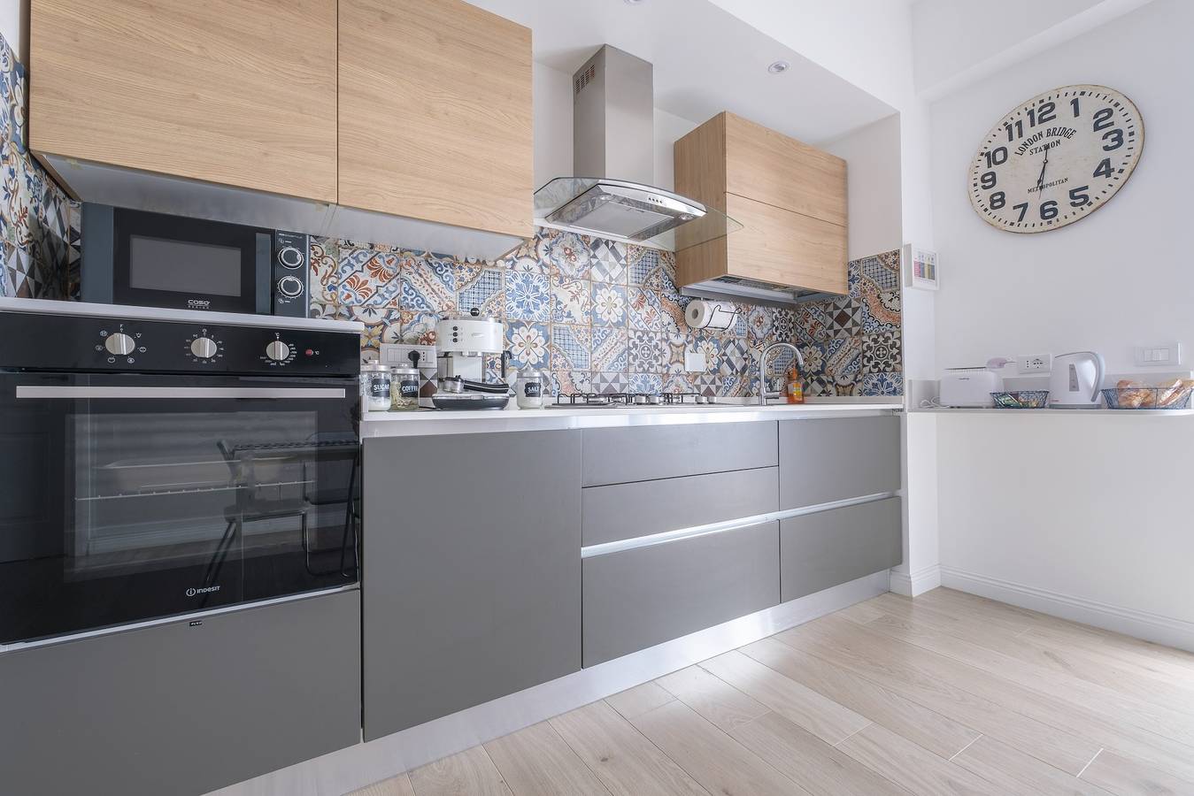 Maison de vacances "Tra Mare e Lago" avec terrasse privée, Wi-Fi et climatisation. in Torre Faro, Messina