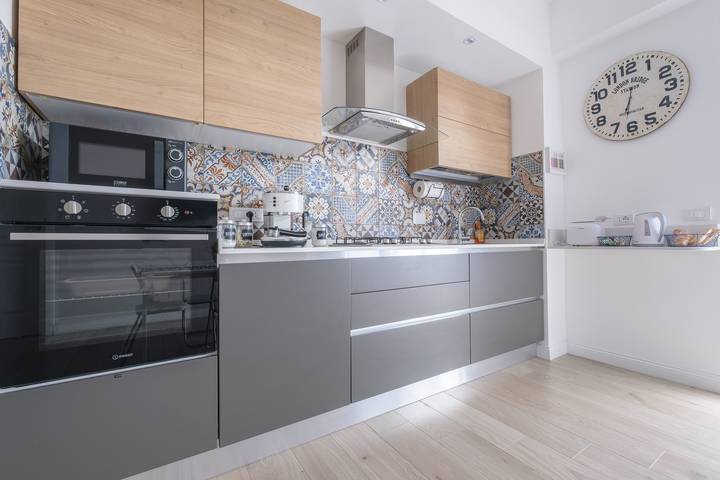Holiday Home 'Tra Mare e Lago' with Private Terrace, Wi-Fi and A/C in Ganzirri, Messina