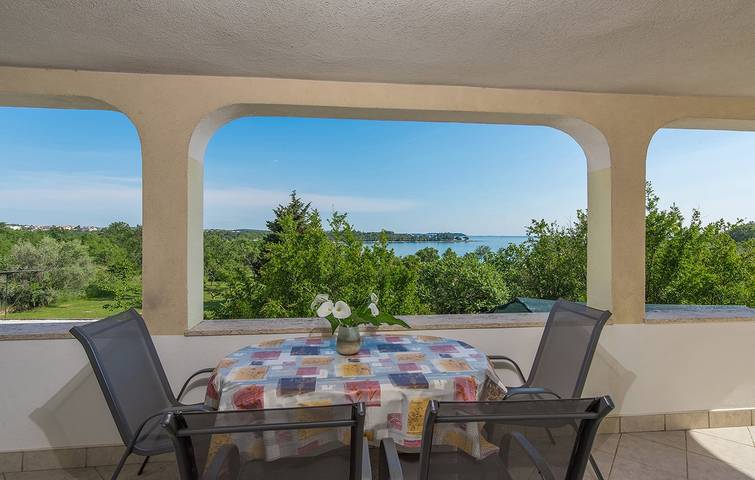 Ganze Wohnung, Apartment Saladinka Iii für 4 Personen mit Meerblick, in Strandnähe
 in Cervar, Porec und Umgebung
