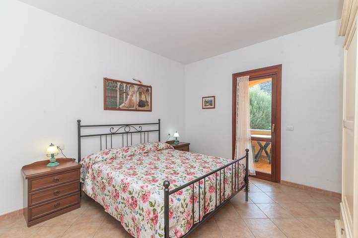 Casa Vacanze 'Casa Vacanza San Teodoro', con barbecue, aria condizionata e 2 posti auto privati. in L'Alzoni, San Teodoro