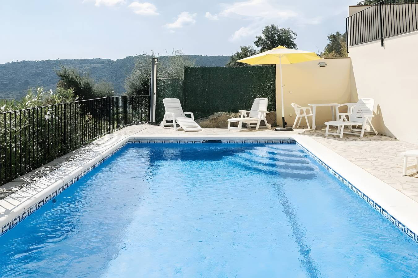 Villa Granvista – Ihr privates Refugium mit Pool und Meerblick in Cabanyes, Calonge