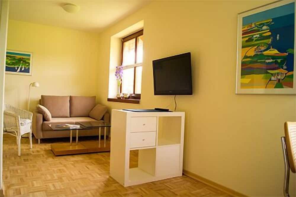 Ganze Wohnung, Maritimes Flair mit Wiesenblick in ruhiger Umgebung in Kieler Förde, Strande