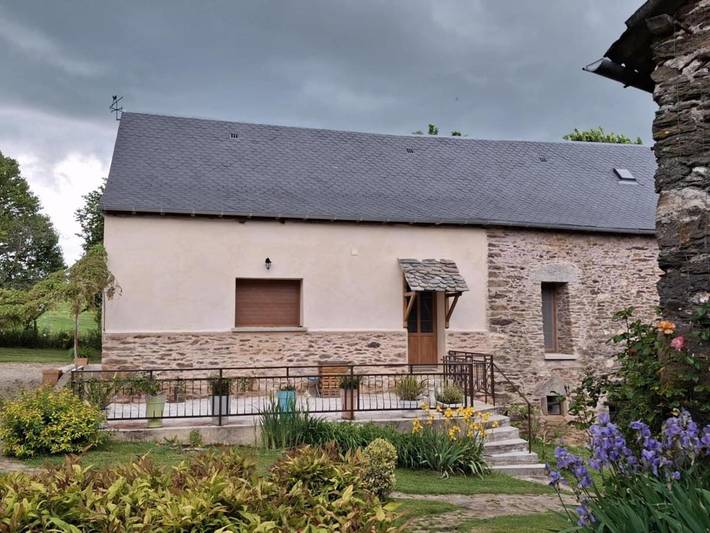 Location de vacances pour 8 personnes, avec Terrasse et Jardin à La Salvetat-Peyralès