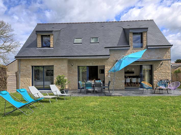 Location de vacances pour 8 personnes, avec Terrasse et Jardin dans Plage du Fogeo
