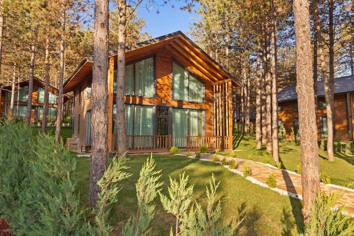 Villa für 5 Personen, mit Ausblick und Seeblick sowie Garten in Sapanca