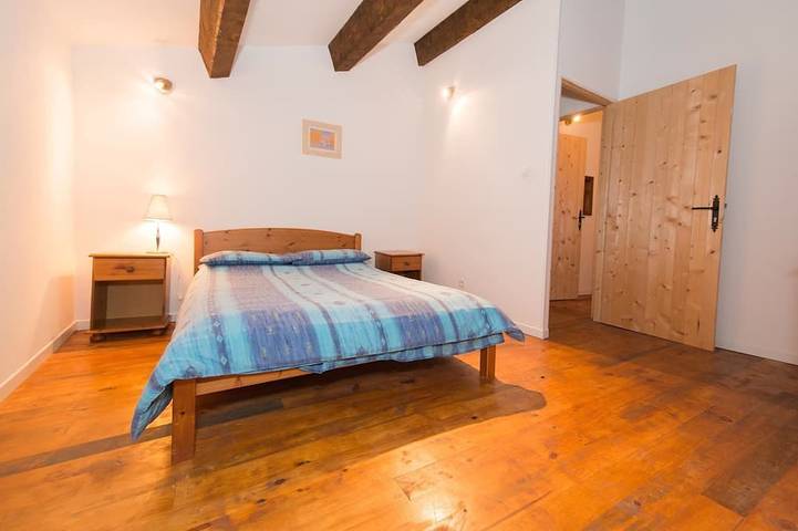 Grange rénovée avec piscine privée sur une ferme familiale en Charente. in Montjean (Charente), Charente
