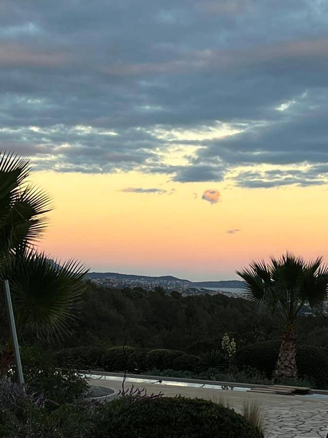 Appartement de vacances pour 2 personnes, avec piscine et jardin ainsi que terrasse et jacuzzi