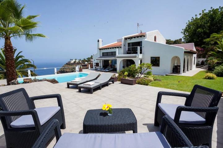 Casa rural para 10 personas, con Balcón y Jacuzzi además de Terraza y Jardín en Santa Úrsula - 4