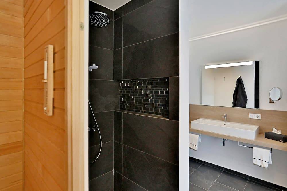 Ganze Wohnung, 2 Ferienappartements mit der Ausstattung eines Vier-Sterne-Plus-Hotelzimmers. in Edenkoben, Südliche Weinstraße