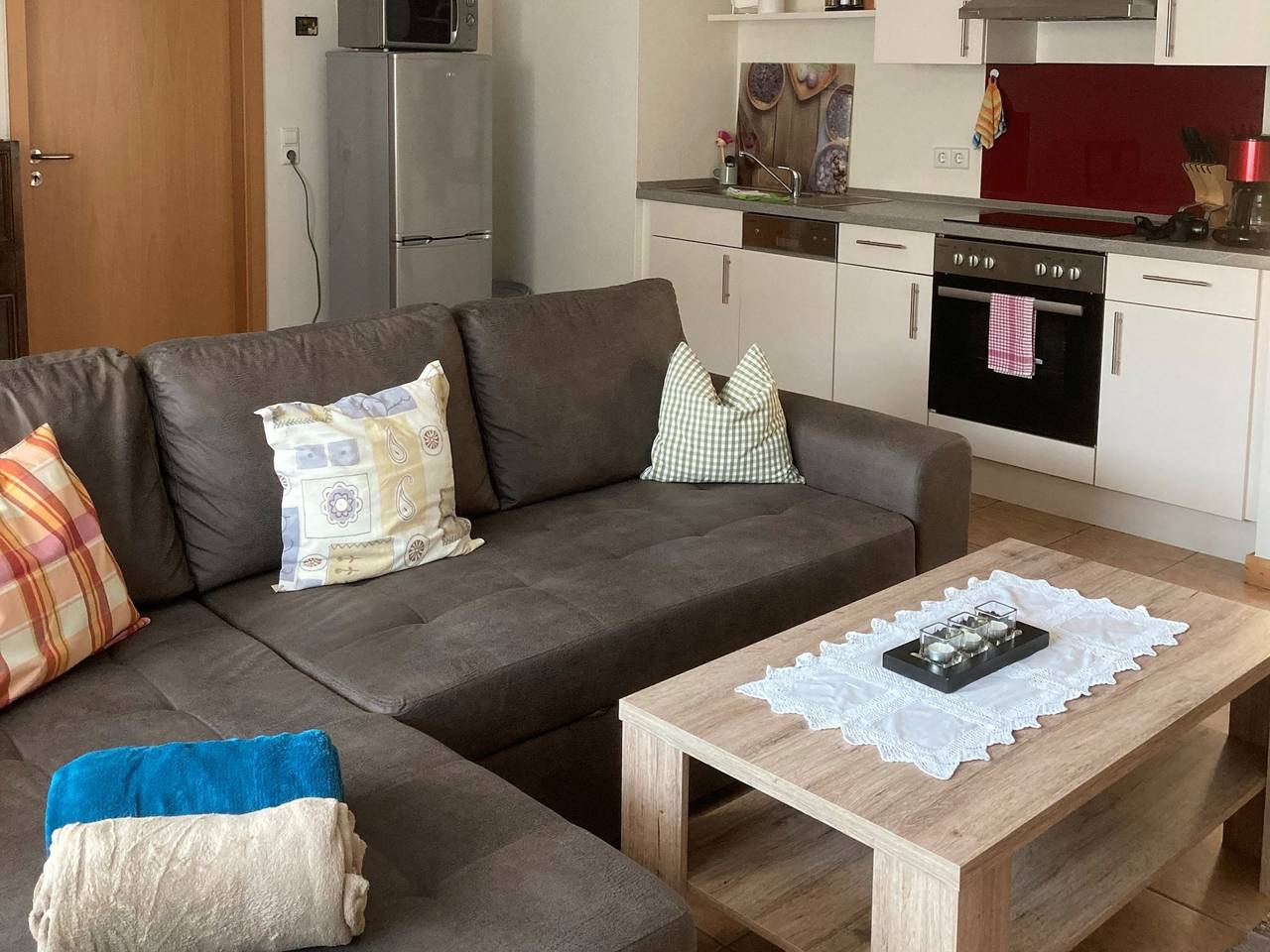 Ganze Wohnung, Ferienwohnung 'Erdgeschoss' mit Bergblick, Gemeinschaftsterrasse und Wi-Fi in Metzingen, Neckar-Alb