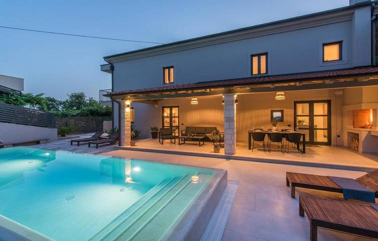 Ferienhaus mit Meerblick für 6 Personen, mit Pool und Ausblick sowie Garten in Poreč - 2