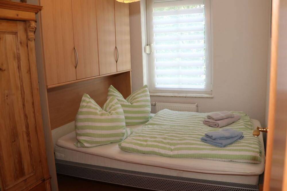 Ganze Wohnung, 2- Raum Ferienwohnung mit Parkplatz in Weißwasser (Oberlausitz), Lausitzer Seenland
