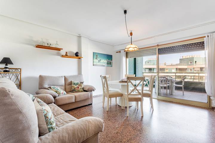 Ganze Wohnung, Apartment 'Entero Playa Perello' mit Gemeinschaftspool, Wlan und Klimaanlage in Platja del Perelló (Sueca), Sueca