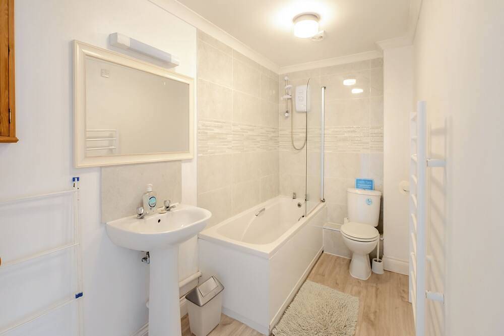 Fair Isle Holiday Cottages - Hill Top Barn in Newport (Isla de Wight), Isla de Wight