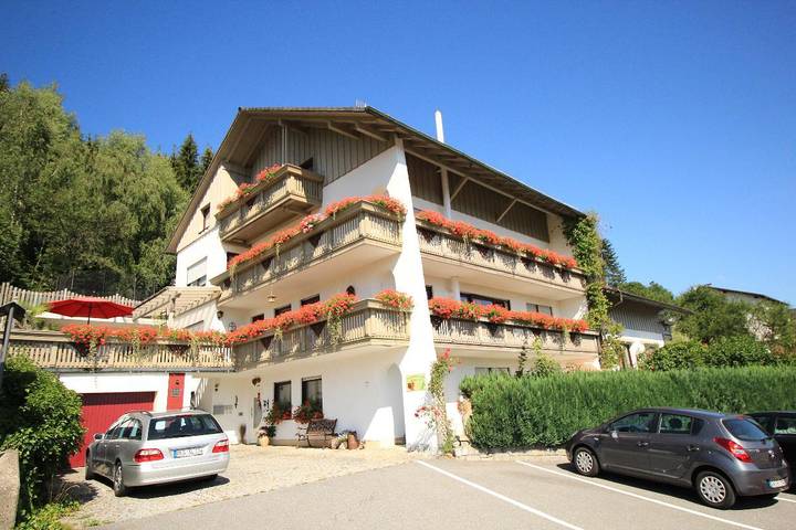Pension pour 2 personnes, avec Balcon et Balcon/Terrasse ainsi que Terrasse et Jardin à Zwiesel