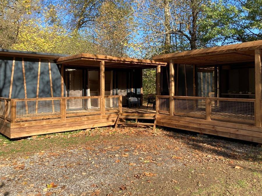 Flower Camping La Bexanelle - Chalet 10 personnes - Portland Premium 70m² - 5 chambres (2+3) + Tv + Lv + Terrasse semi couverte in Val-de-Sos, Parc naturel régional des Pyrénées ariégeoises