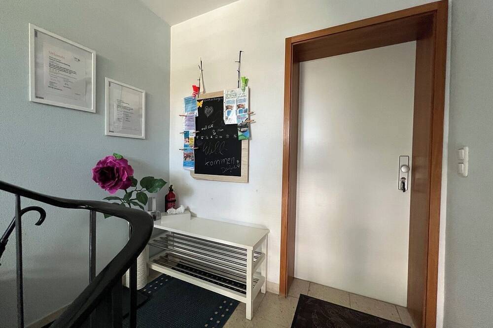 Ganze Wohnung, Große, helle, freundliche Ferienwohnung mit 2 Schlafzimmern und Balkon in Bad Königshofen i.Grabfeld, Rhön-Bayern