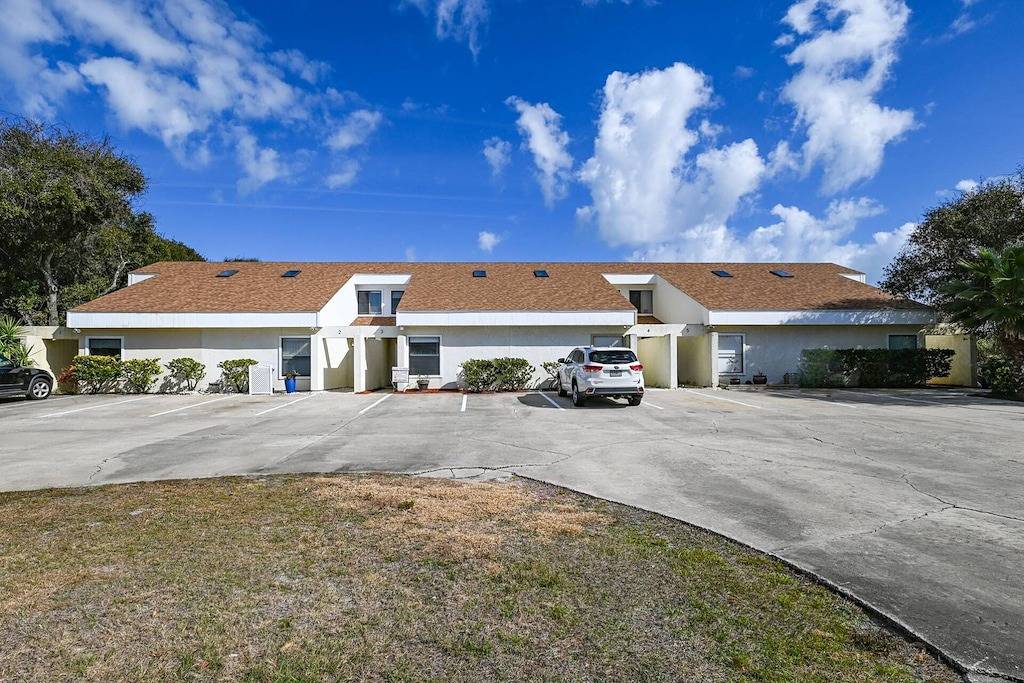 Private Garden, Hot Tub, Fire Pit, Walk to Beach, Minutes to Historic Downtown, $300 in Free Tickets in Vilano Beach, St. Johns County