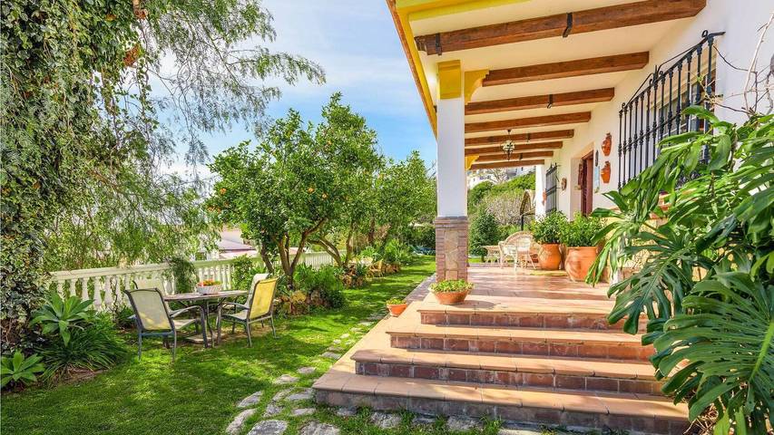 Chalet para 10 personas, con jacuzzi además de piscina y balcón/terraza en Sierra de las Nieves - 4