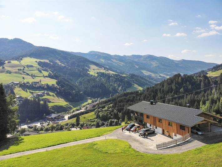 Chalet voor 9 personen, met terras en tuin in Wildschönau