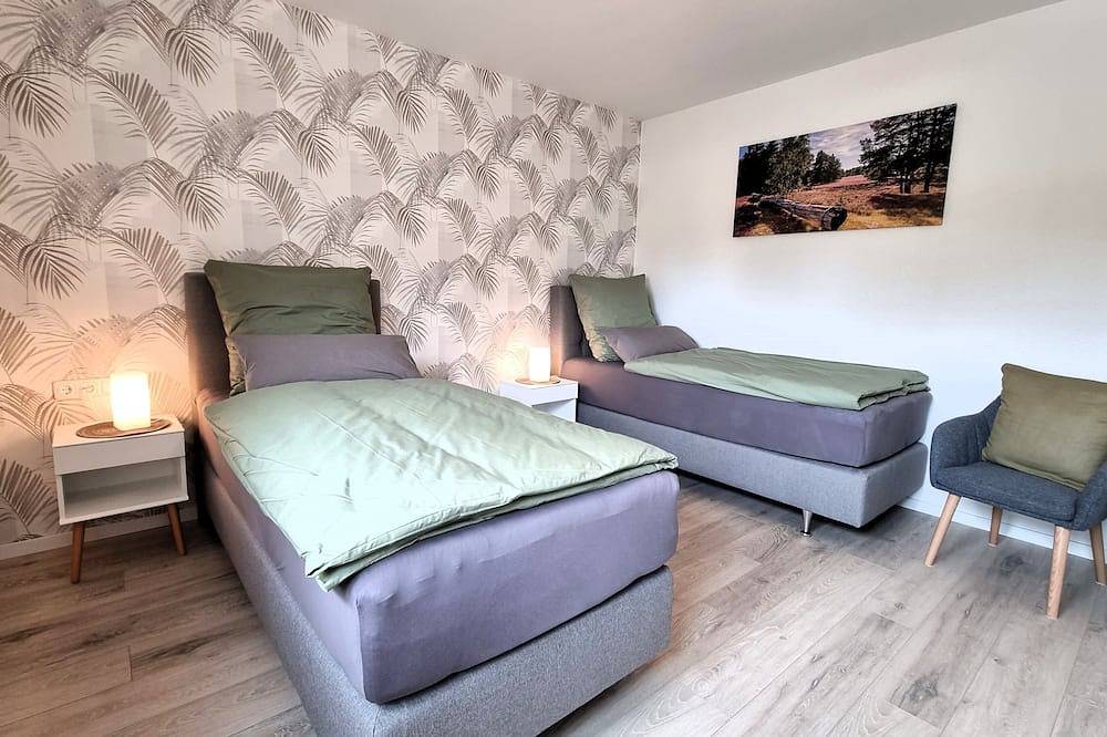 Entire apartment, Heidezauber: Modern vacation apartment with terrace and fireplace in Uelzen, Landkreis Uelzen
