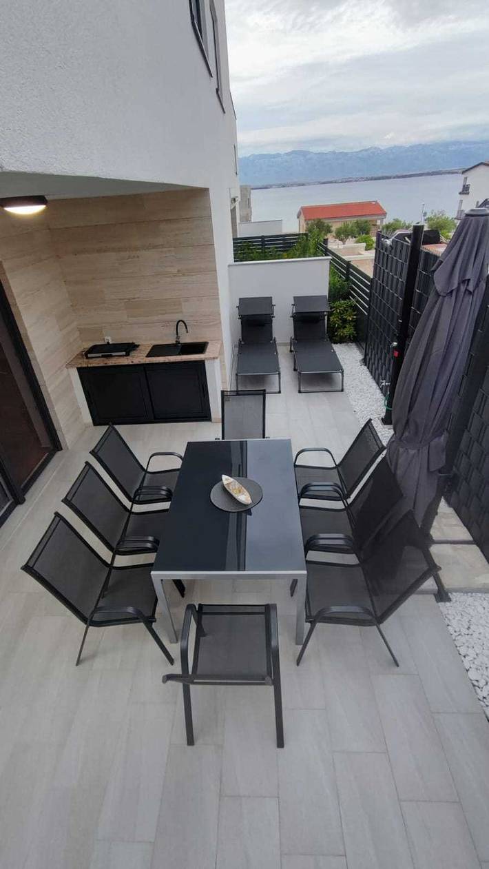 Villa pour 8 personnes, avec balcon, adapté aux familles dans Vir - 2