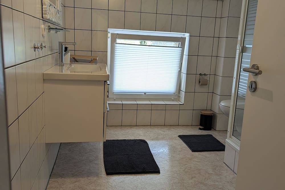Ganze Wohnung, Helle gemütliche Ferienwohnung für 3-4 Personen in Kalletal, Kreis Lippe