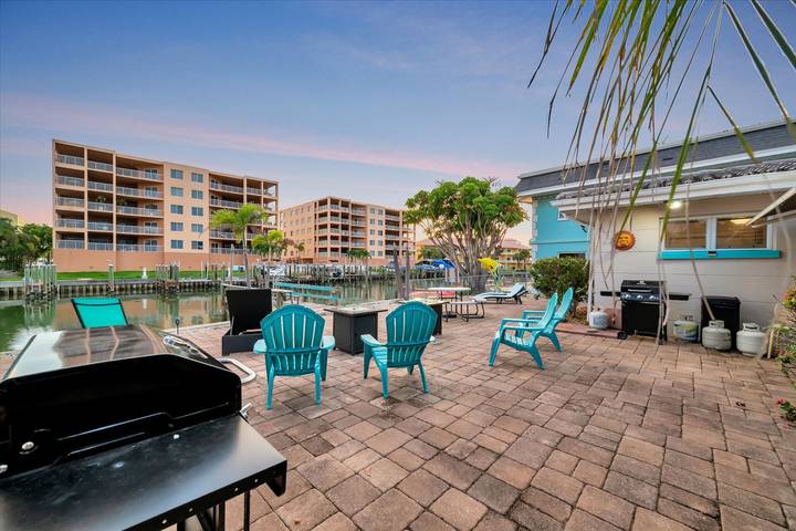 Vacation rental for 5 people, with yard and terrace, with pets in Treasure Island