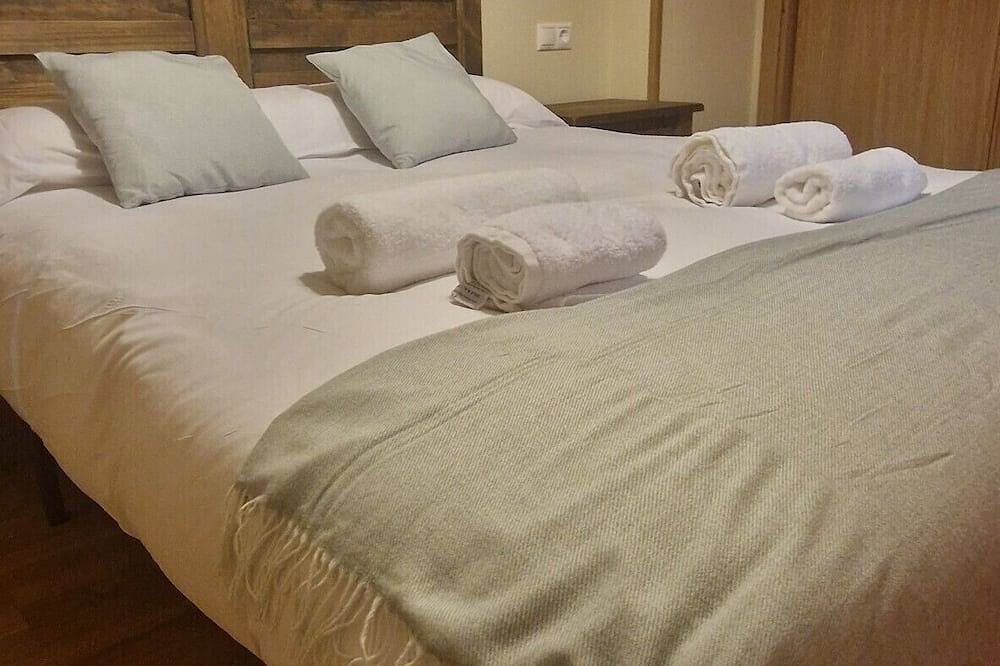 Entire apartment, 21A04 Apartamento felechosa cerca de las estacione in Aller, Puerto de San Isidro