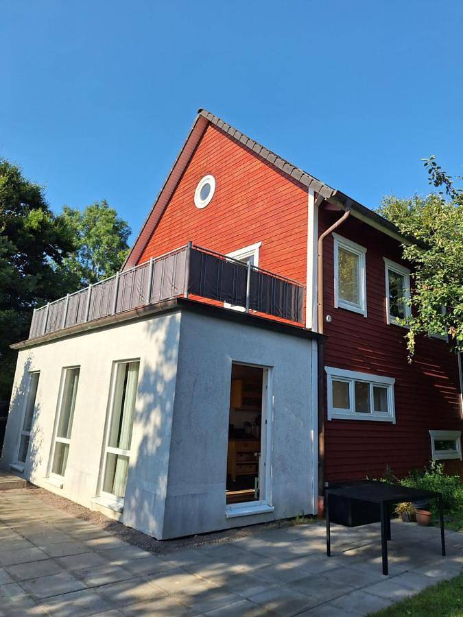 Ferienhaus für 4 Personen, mit Balkon und Terrasse sowie Garten in Osterrönfeld