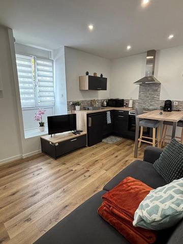Gîte pour 4 personnes, avec jardin à Miserey-Salines