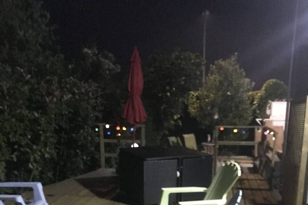 Ganze Wohnung, Comfortable apartment in the owner's villa with private garden in Biguglia, Bastia und Umgebung