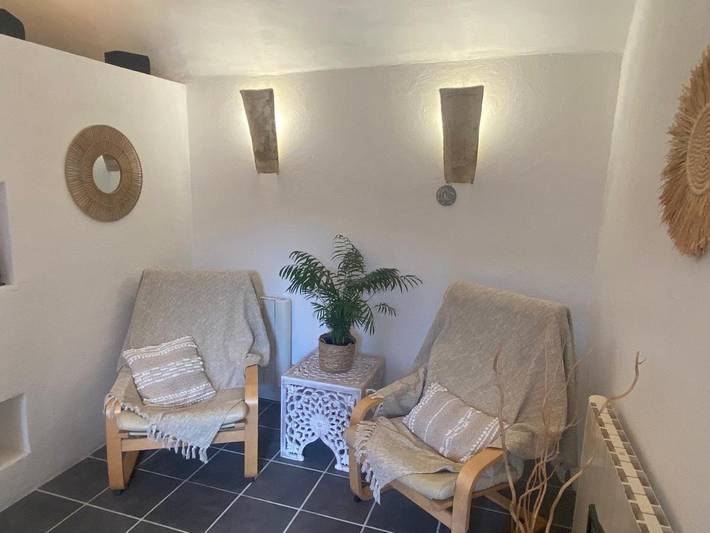 Location de vacances pour 2 personnes, avec piscine ainsi que vue et jardin à Robiac-Rochessadoule - 3