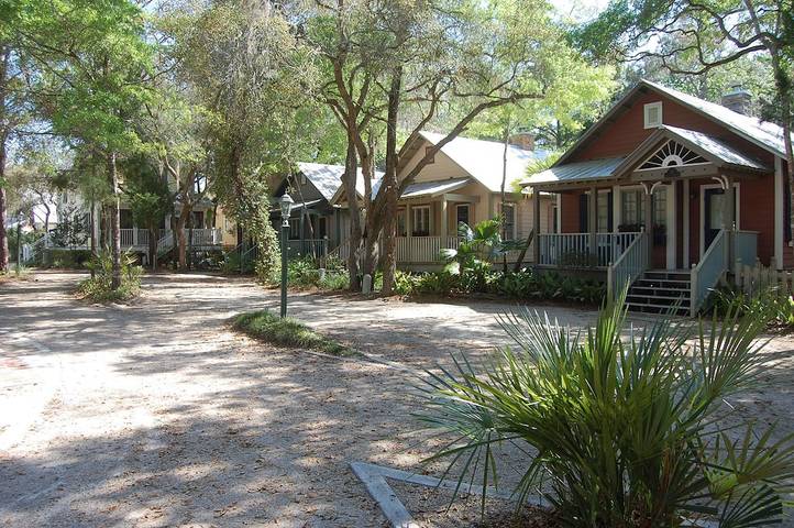 Cabin for 2 people, with pool and sauna as well as terrace and hot tub the Florida Panhandle