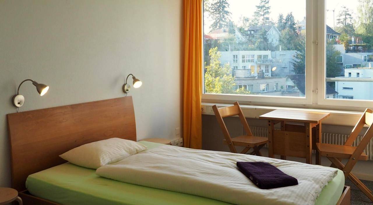Bed in 8-Bed Mixed Dormitory Room in Bern, Berner Oberland